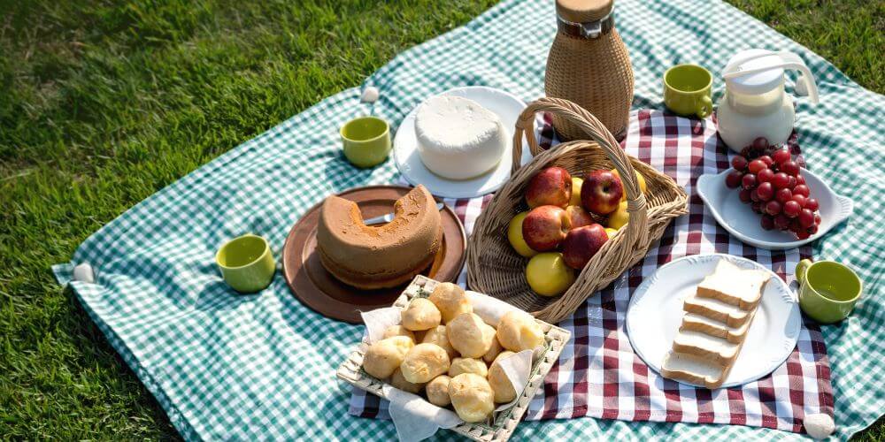 What Is Hanami? A Complete Guide to Japan’s Sakura Tradition (With Tips for First-Timers)